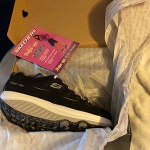 Sketchers shape- ups walkers